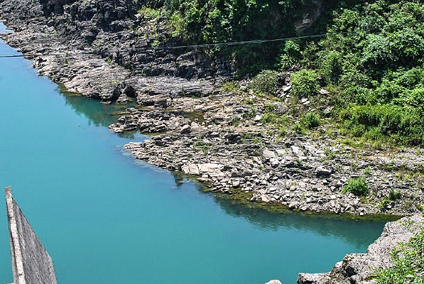 ��ɫ����