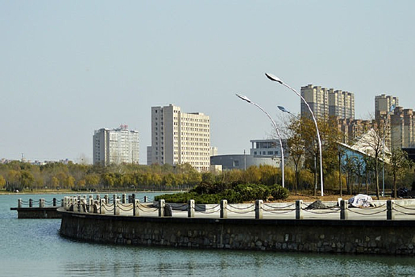 ����԰�־���