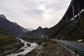 ���ϵĸ���·