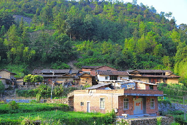 ɽ�����˼�