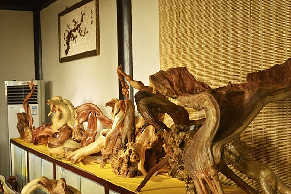 ��ľ����