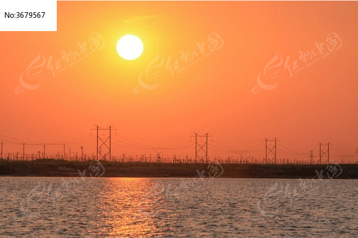 河邊夕陽落日圓