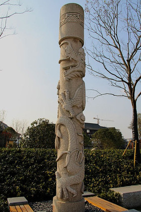 九龙柱雕刻