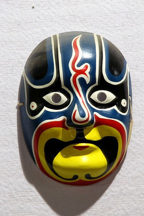 ��ɫ����