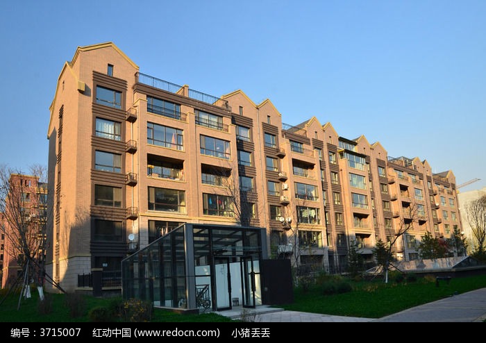 多层住宅车库入口图片