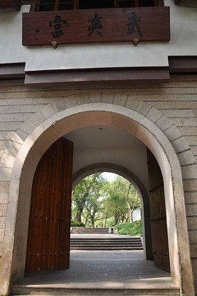 ����ɽ���Ĺ�