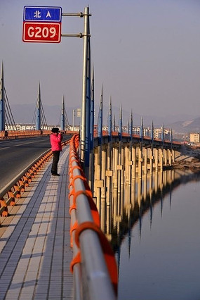 �߼����ϵĹ�·