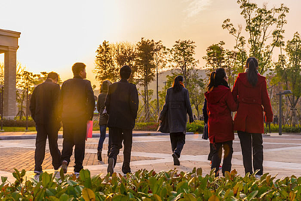 ��ɫ�껪ͬ��