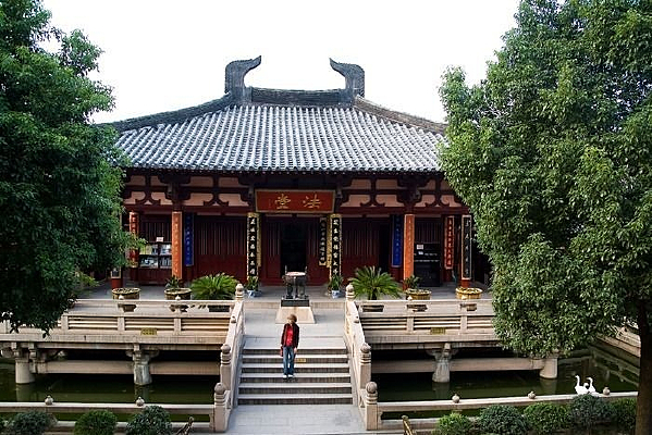 ��ɽ�·���