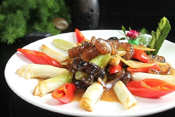 �б�����