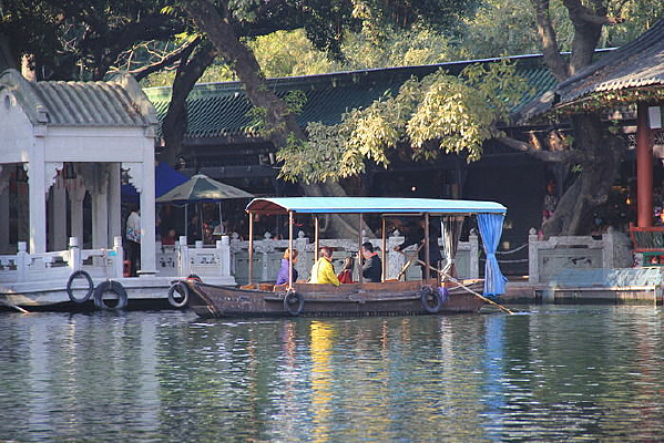 ���߽���������ɫ���