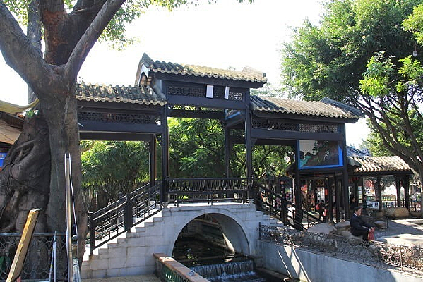 Ư����С��