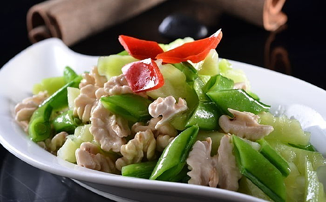 ��ɫ����