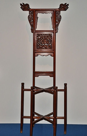 明代黄花梨木六柱架子床