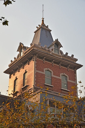 �Ϻ�������