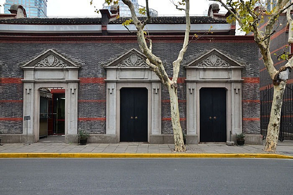 �Ϻ�һ���ַ