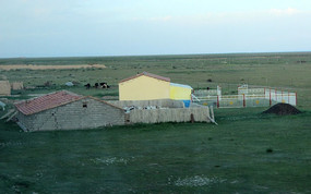 �������