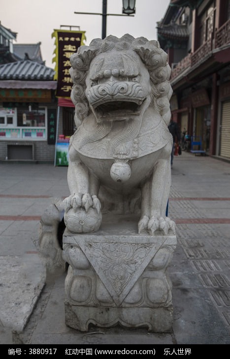 天津鼓楼街头石狮子图片