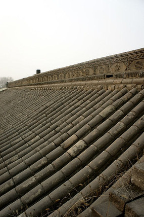 整齐的瓦砾房顶