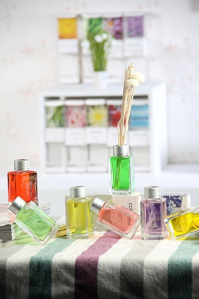 �о�Ů�˵İڼ�