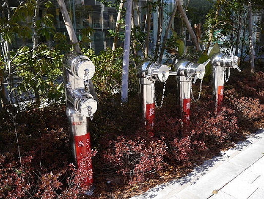 �ձ�����˨