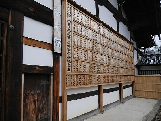 �ձ�����