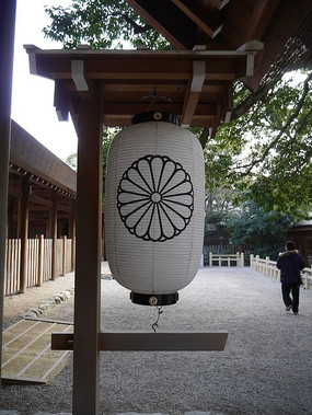 日本神社菊花灯笼