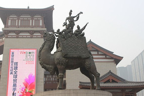 �������е���