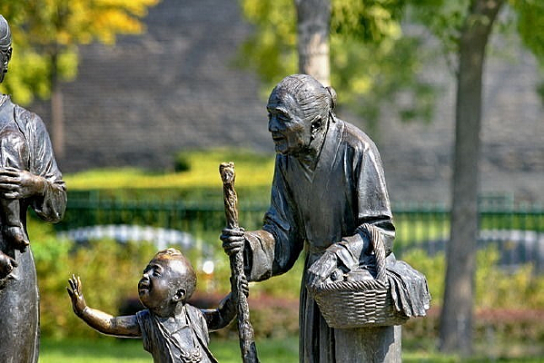 ���˺ͺ���