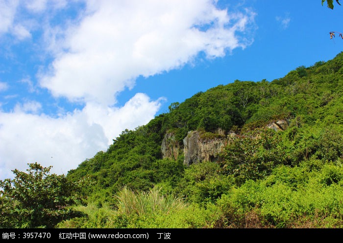 原創攝影圖 自然風景 山峰山脈 青山傍藍天白雲 素材描述:紅動網提供