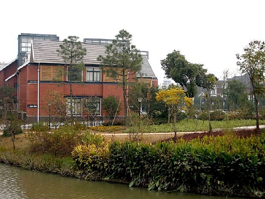 ŷʽ��ǽ����