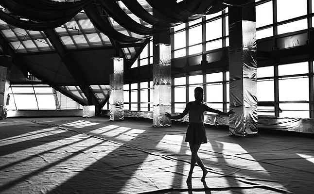 �������