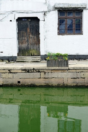 �������