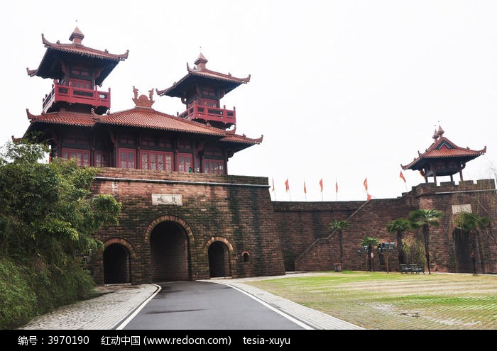 东湖附近的楚城城门