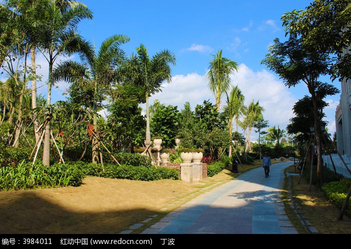 �����������ó�С����԰�־���ͼƬ