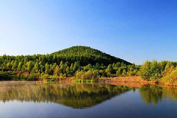 ���ɹ�ɽ��