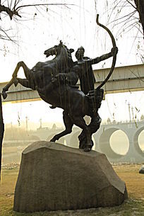 �������