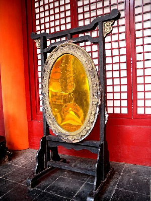 ��ɫ����