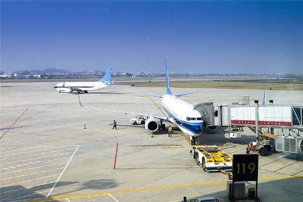 �ɻ���ͣ��ƺ