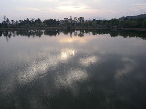 ��������ɫ