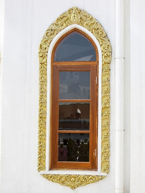 ��ʽ��񴰻�