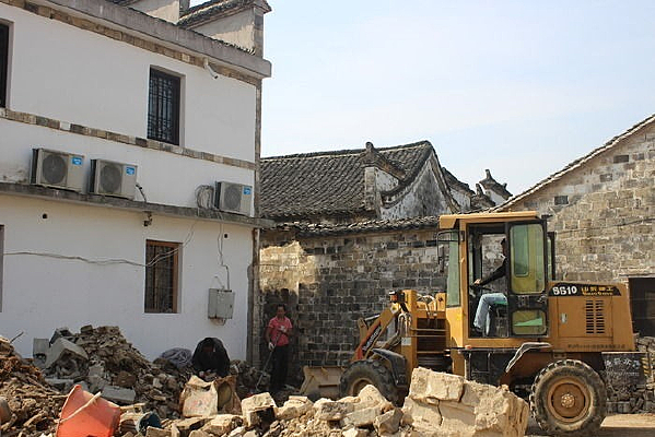 ����������