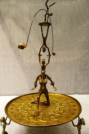 �������