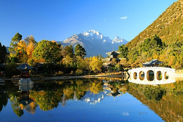 ����ѩɽ��Ӱ