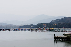 ɽ������