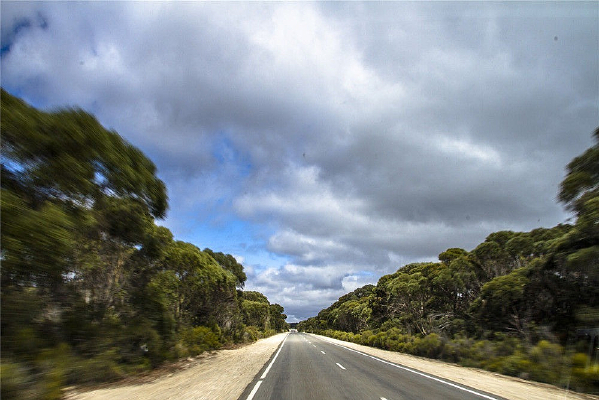 �ȴ����η��