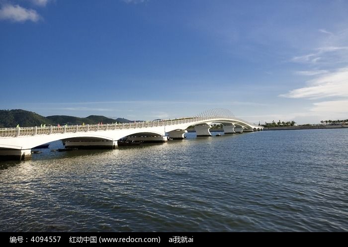 跨河石拱橋