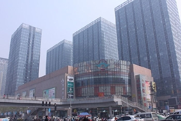 ���ɵĳ��и�¥����