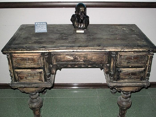 �������