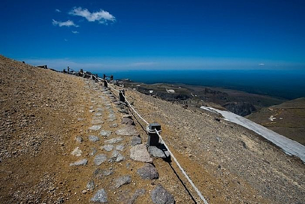 ����ɽ����